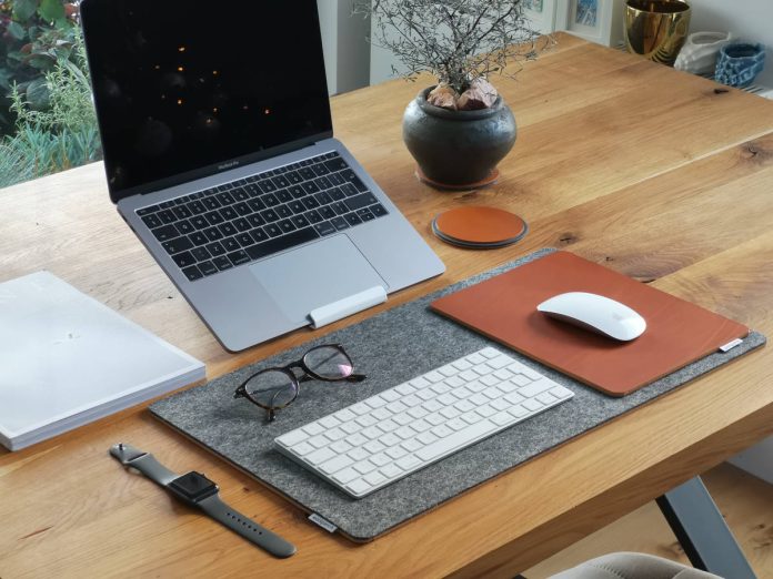 5 best laptop stands for telehealth